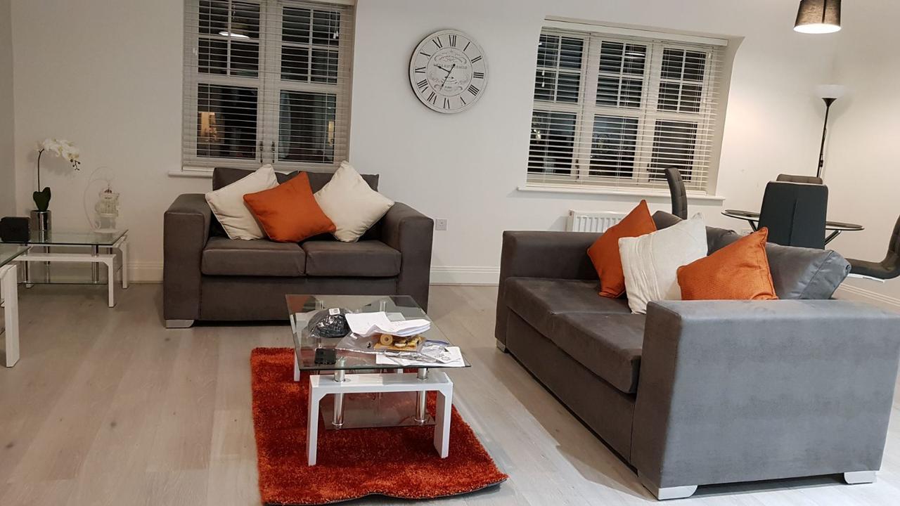 Helios Court Penthouse Serviced Apartment By Ferndale Maidenhead Ngoại thất bức ảnh