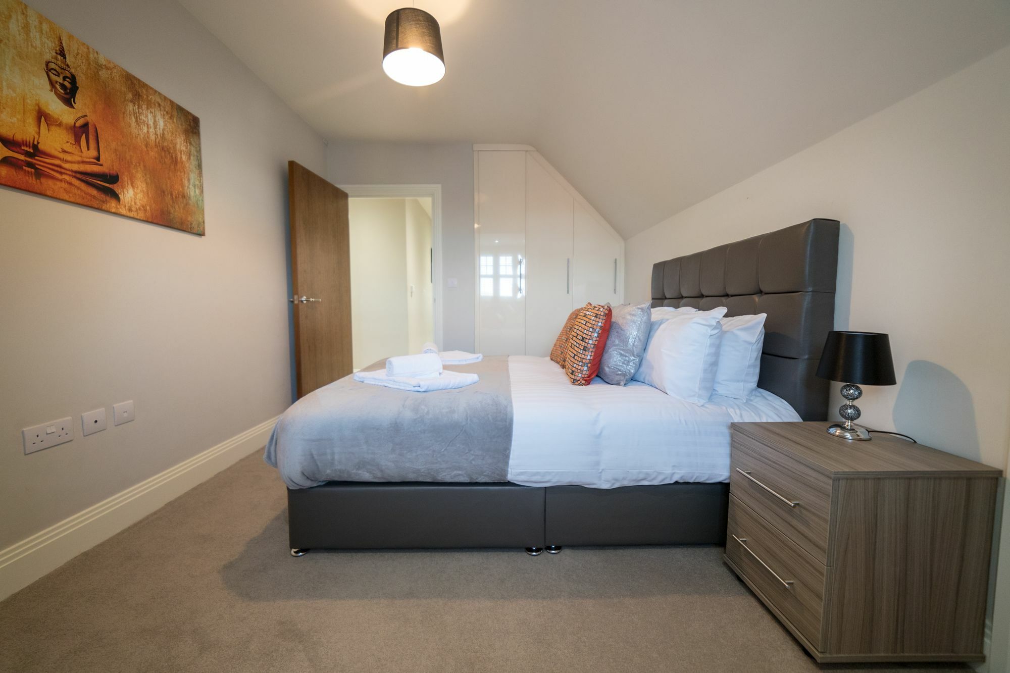 Helios Court Penthouse Serviced Apartment By Ferndale Maidenhead Ngoại thất bức ảnh