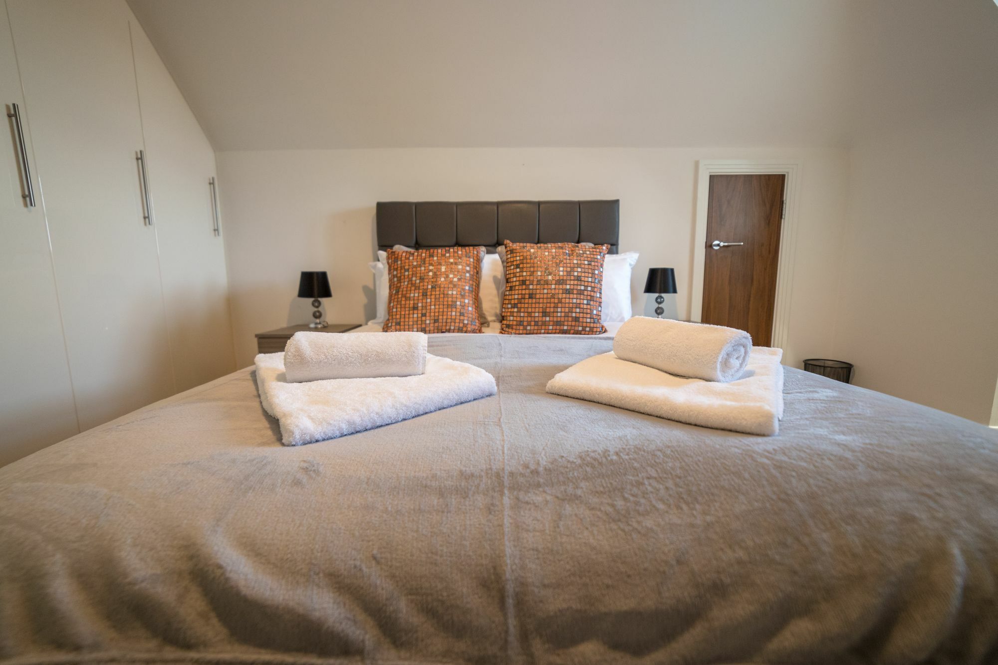 Helios Court Penthouse Serviced Apartment By Ferndale Maidenhead Ngoại thất bức ảnh