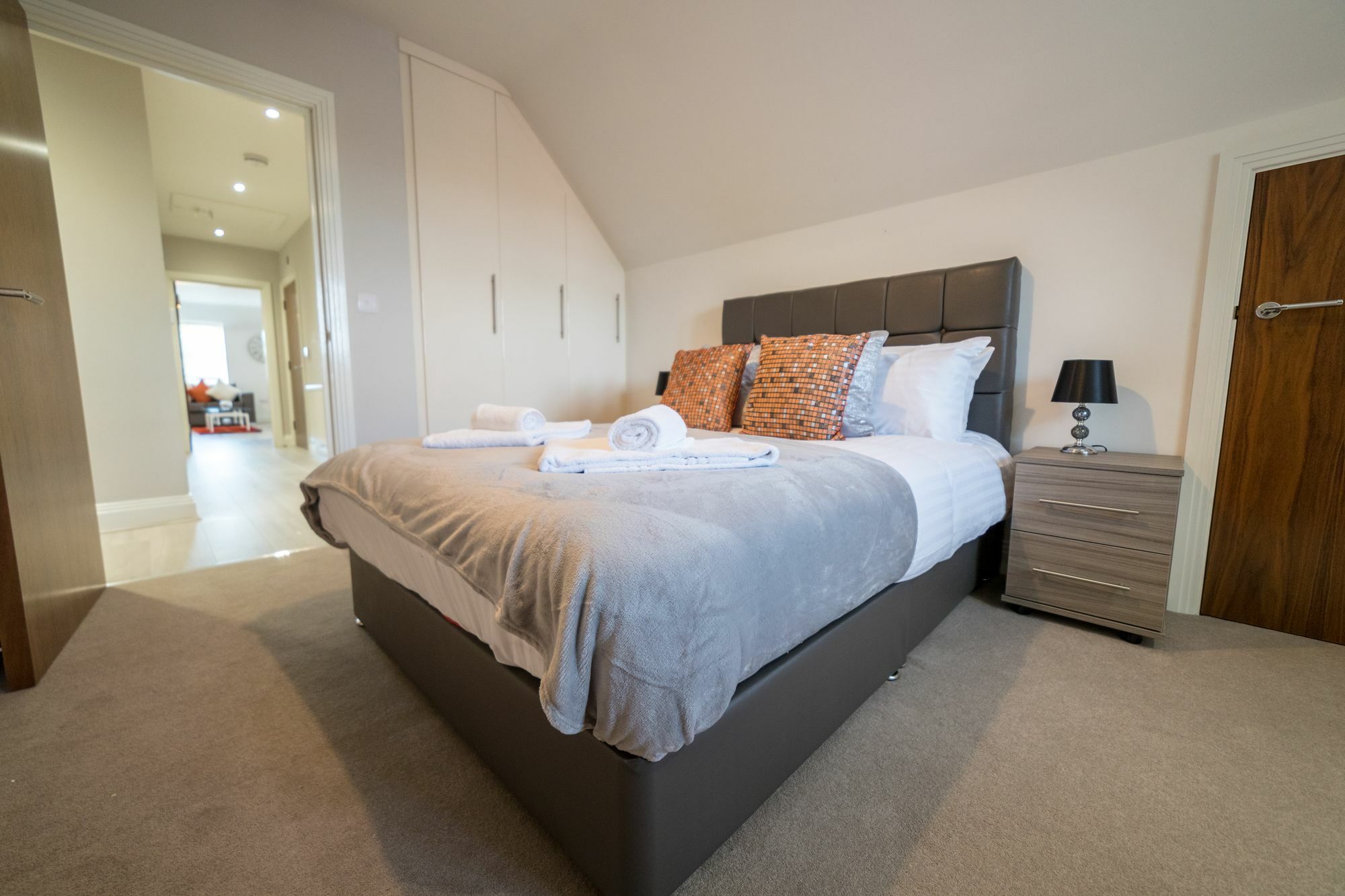 Helios Court Penthouse Serviced Apartment By Ferndale Maidenhead Ngoại thất bức ảnh