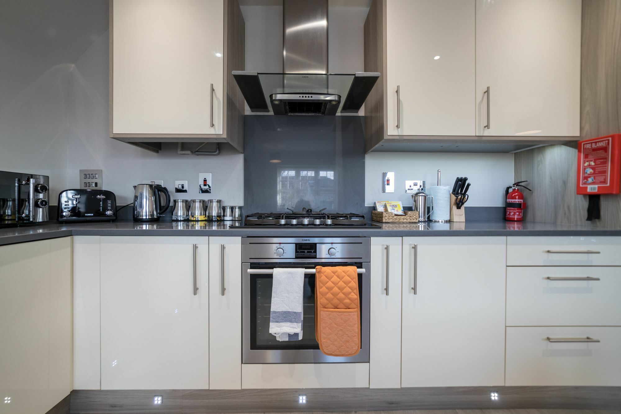 Helios Court Penthouse Serviced Apartment By Ferndale Maidenhead Ngoại thất bức ảnh